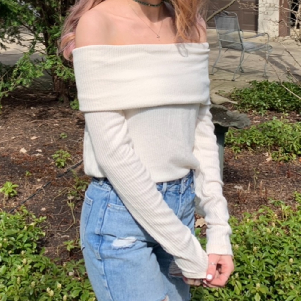Abercrombie Soft & Sexy off-the-shoulder top